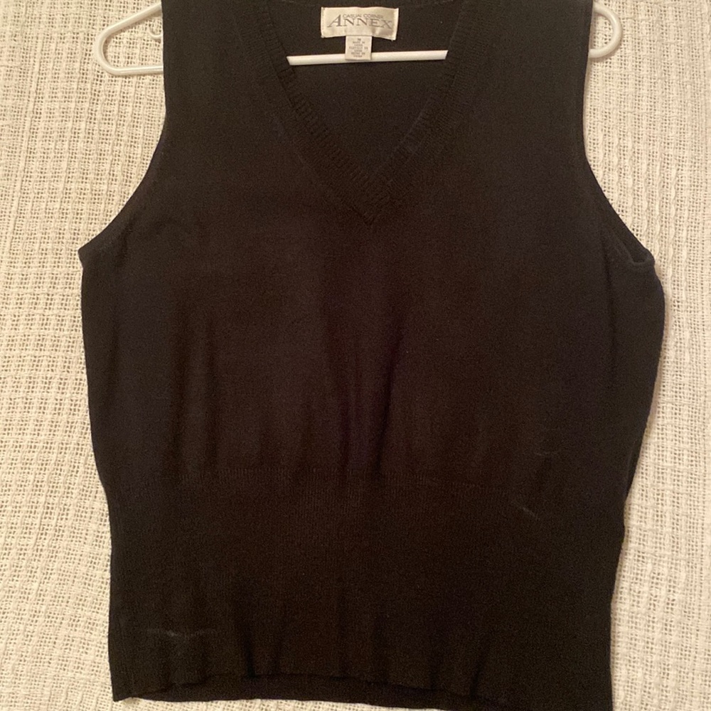 Vintage Medium v neck, sleeveless pullover sweater.